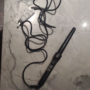 Black Curling Wand